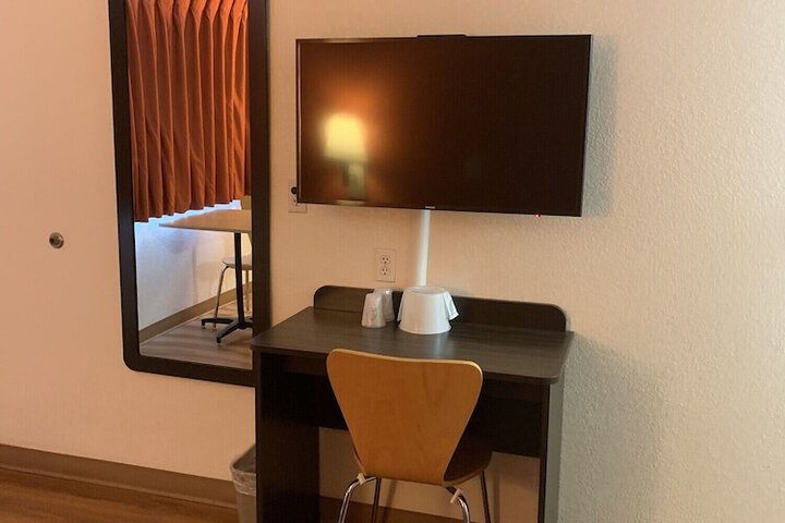 Room 13 of 74