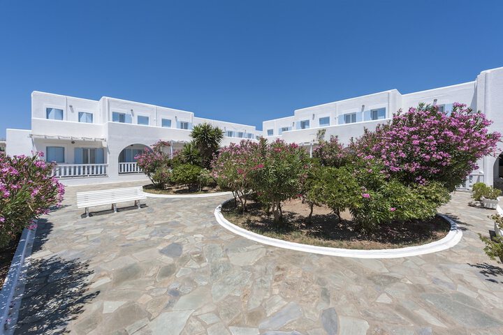 Hotel Exterior 75 of 77