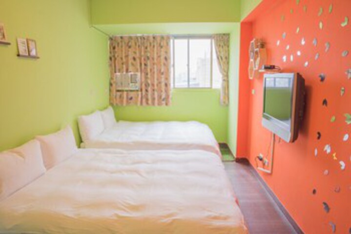 Room 9 of 38