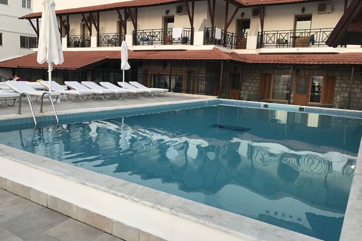 Hotel Pool