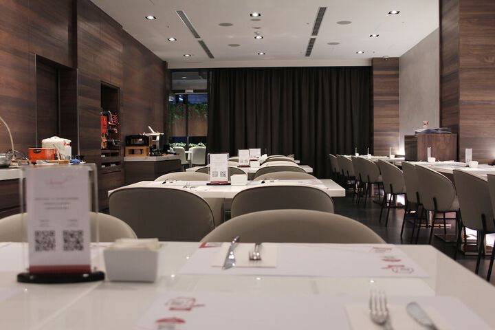 Dining 92 of 108