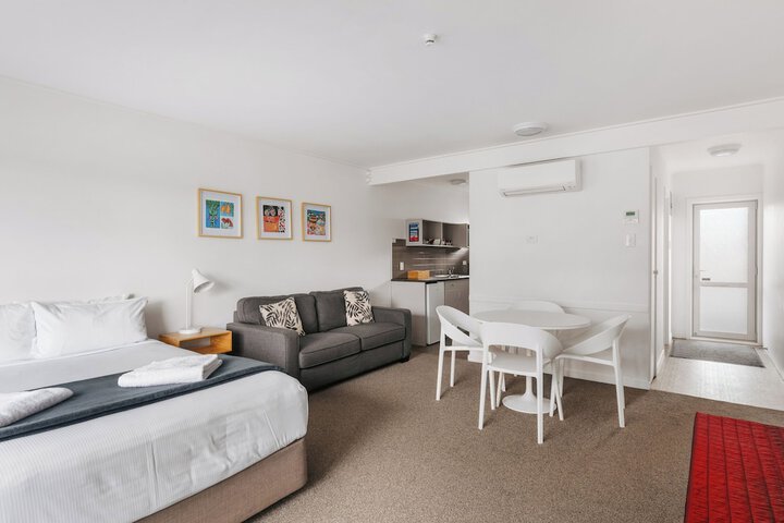 Room 3 of 35