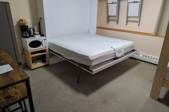 Room 32 of 102