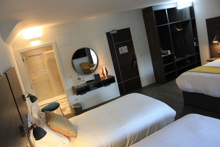 Room 6 of 35