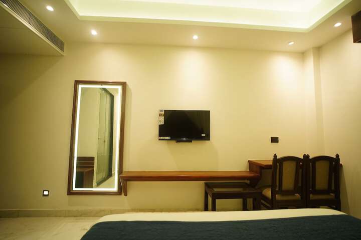 Room 17 of 111
