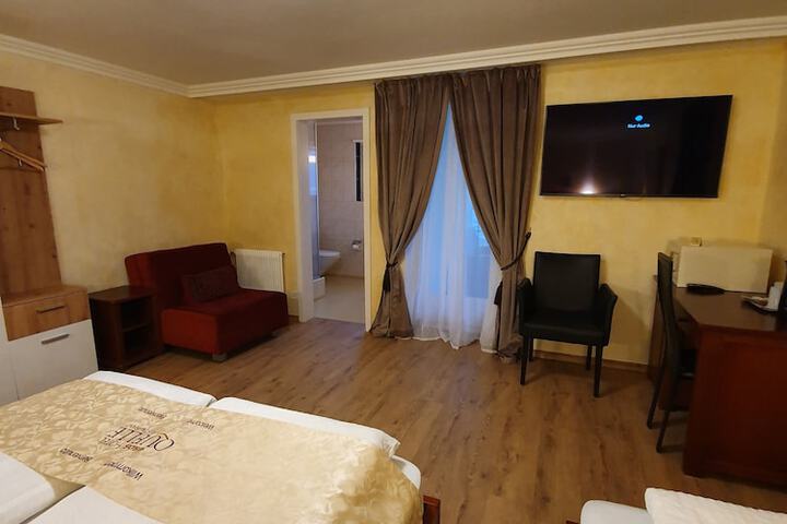 Room 174 of 266