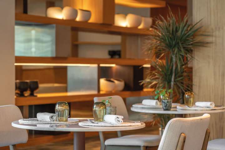 Lounge 178 of 220