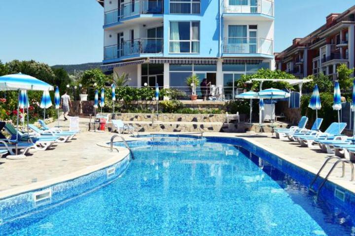 Nushev Hotel