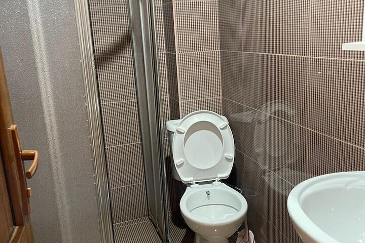 Room 35 of 63