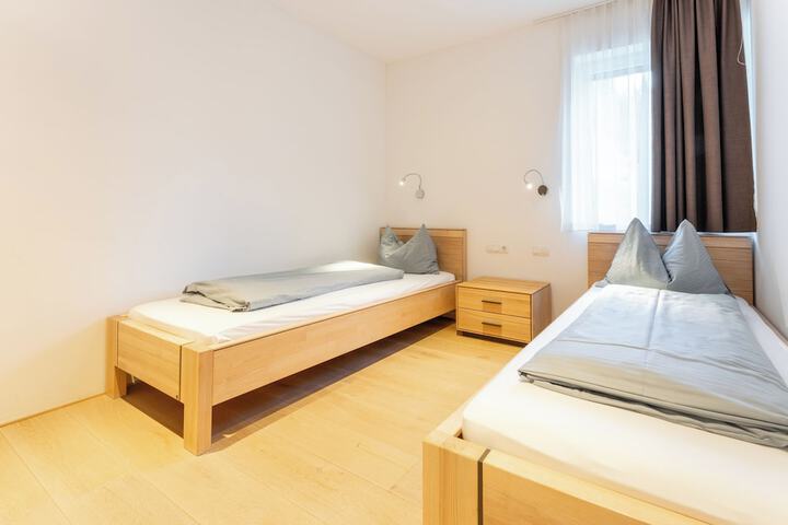 Room 35 of 156