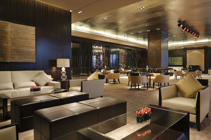 Lounge 79 of 112