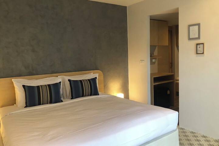 Room 20 of 250