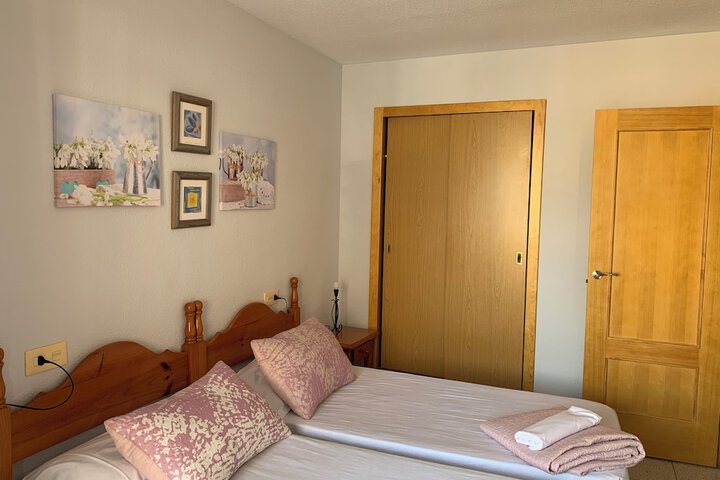 Room 10 of 29
