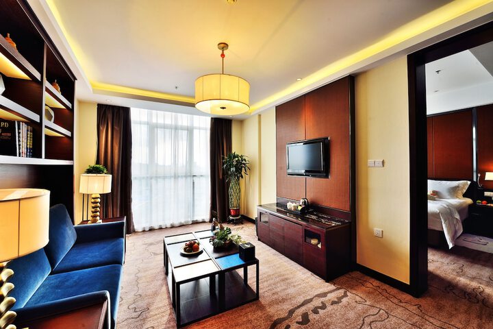 Room 10 of 23