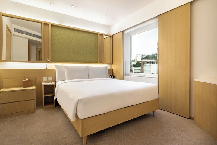 Room 57 of 220