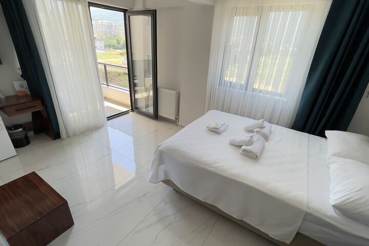 Room 10 of 26