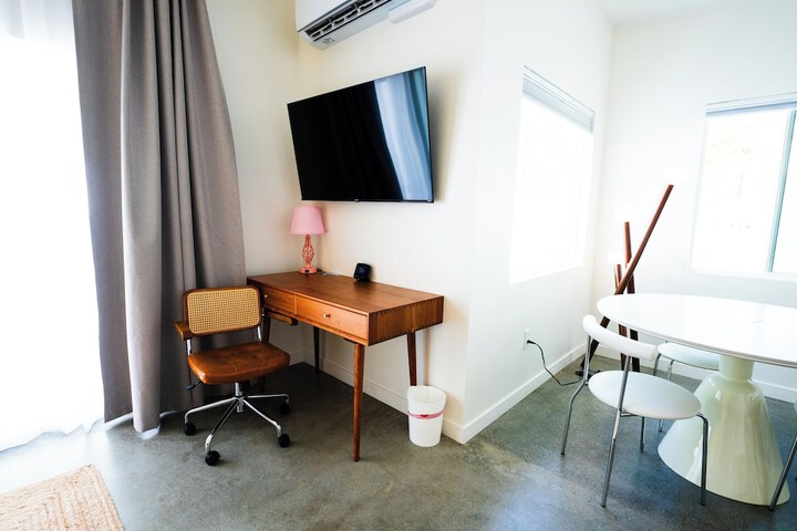 Room 35 of 68