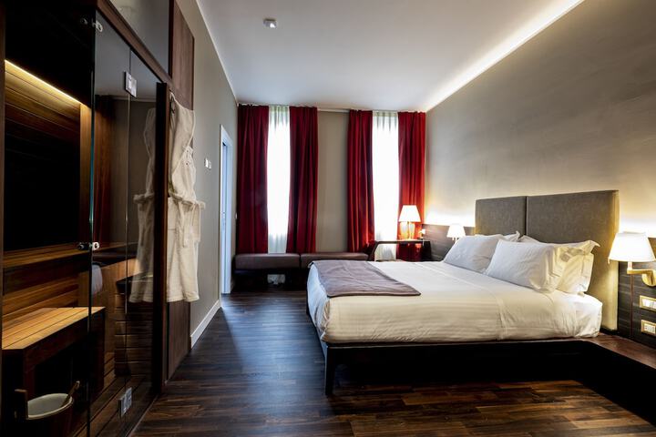 10 KEYS MILANO
