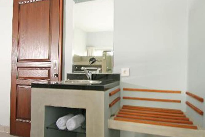 Room 8 of 22