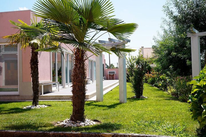 Hotel Exterior 4 of 34