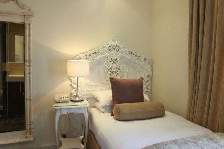 Room 54 of 100