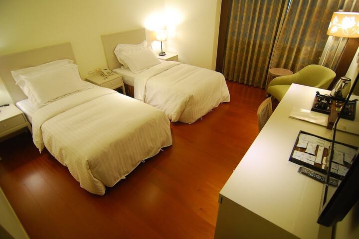 Room 22 of 40
