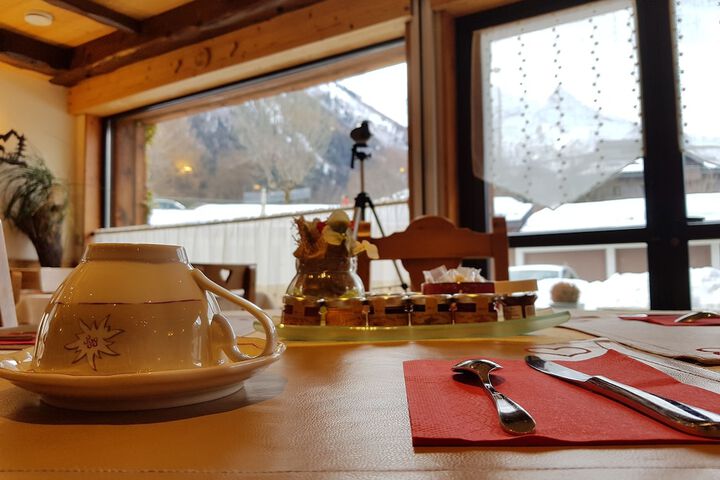 Breakfast/Coffee Service 28 of 33