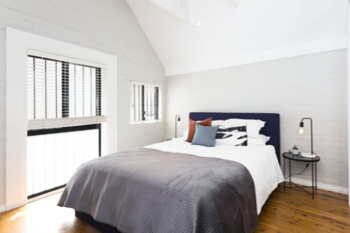 Room 6 of 25