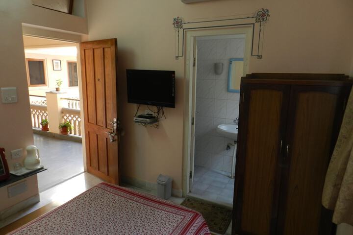 Room 13 of 182