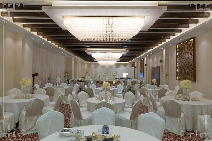 Ballroom/Hall 26 of 30
