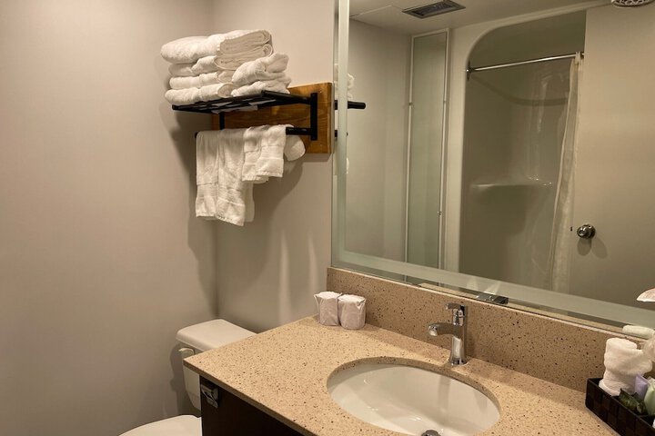 Quadruple 2 Double Beds (2 of 10)