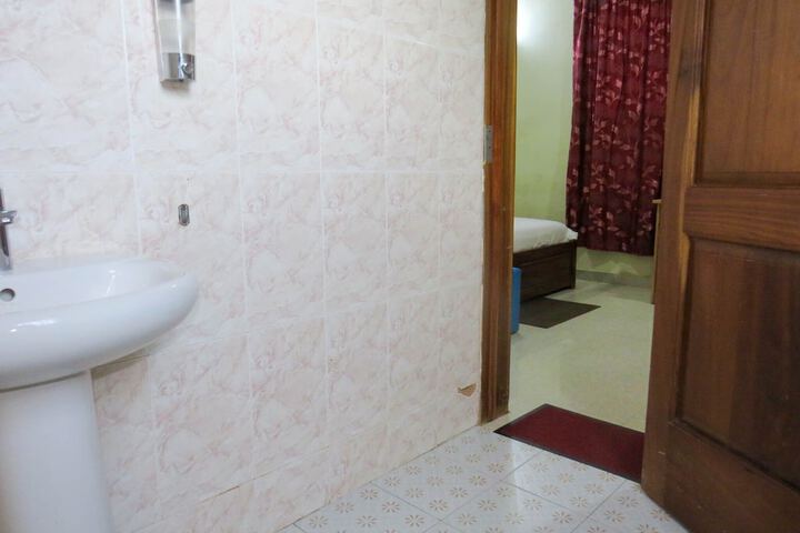 Room 80 of 119