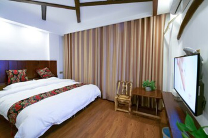 Room 27 of 44