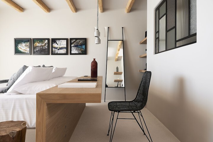 Room 9 of 46
