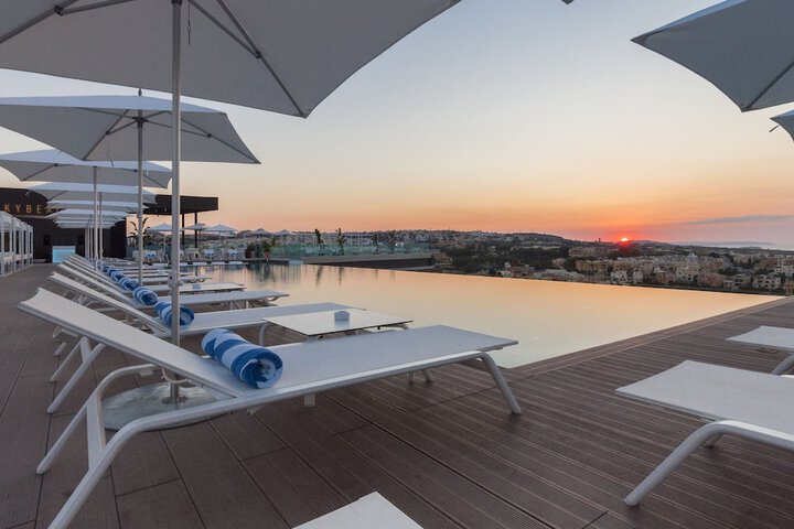 Pool 125 of 267