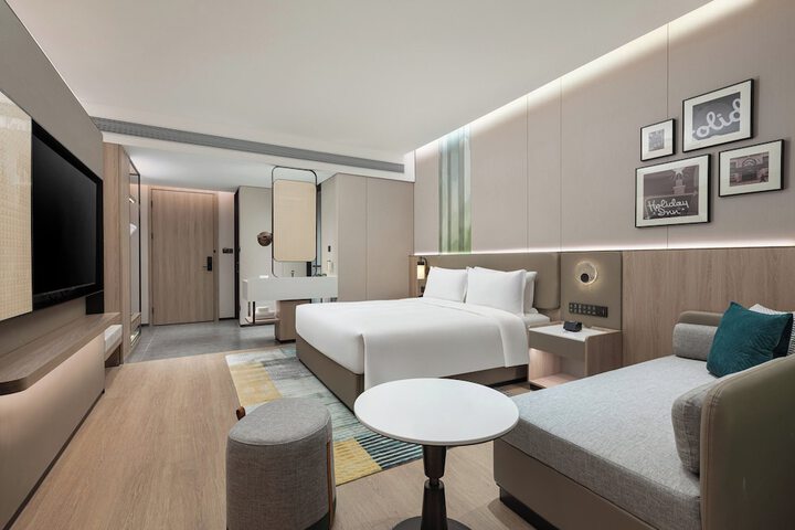 Room 12 of 88