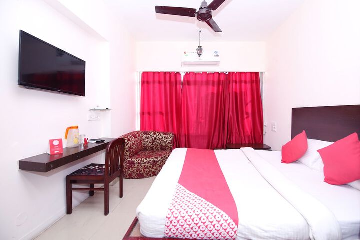 Room 6 of 24