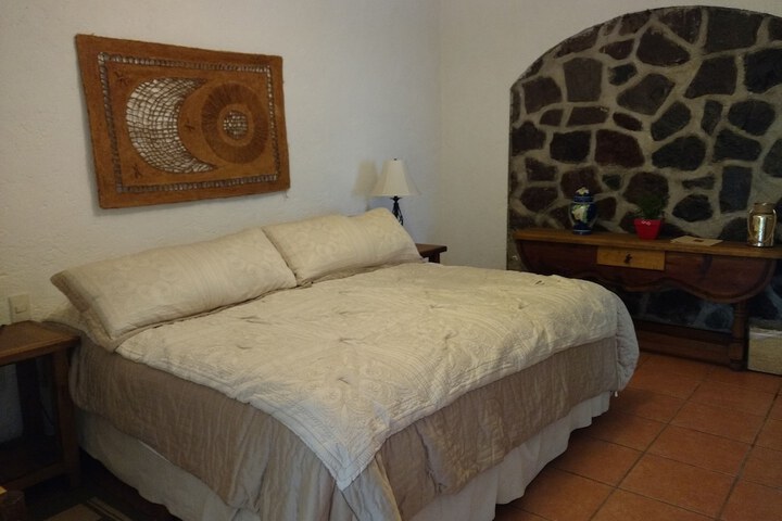 Room 9 of 28