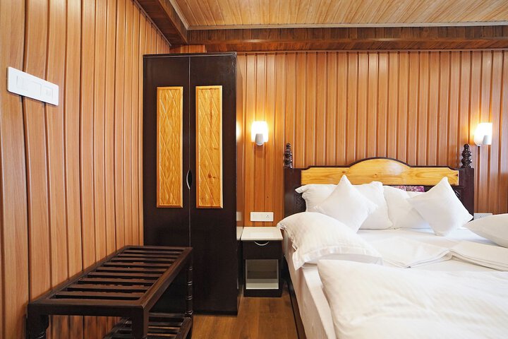 Room 14 of 36