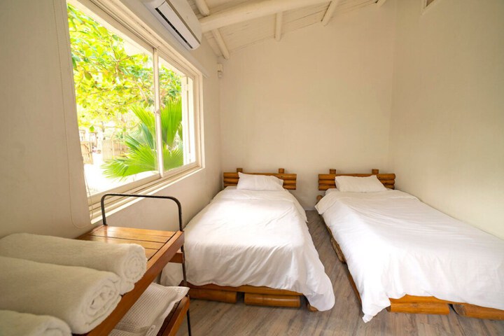 Room 9 of 26