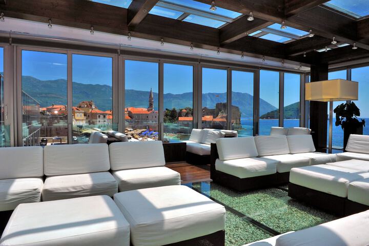 Lounge 99 of 114