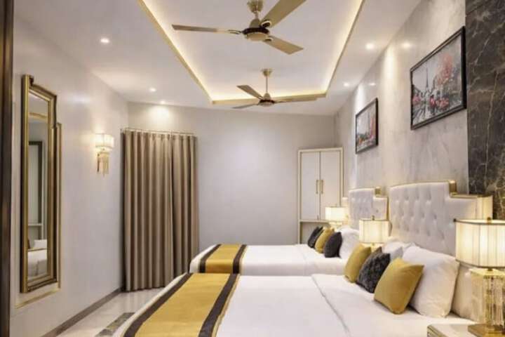 Room 19 of 33