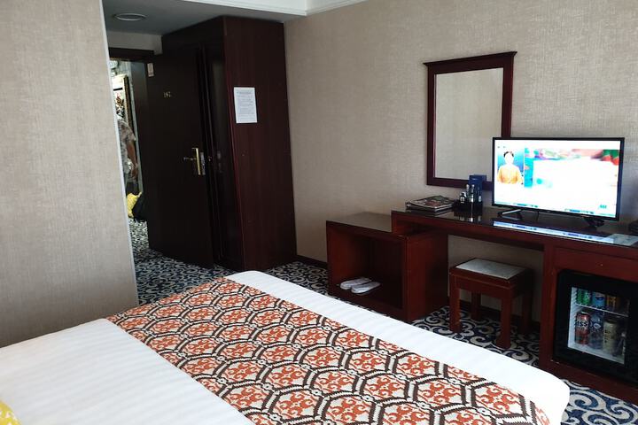Room 25 of 62