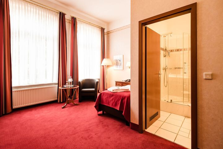 Room 5 of 79