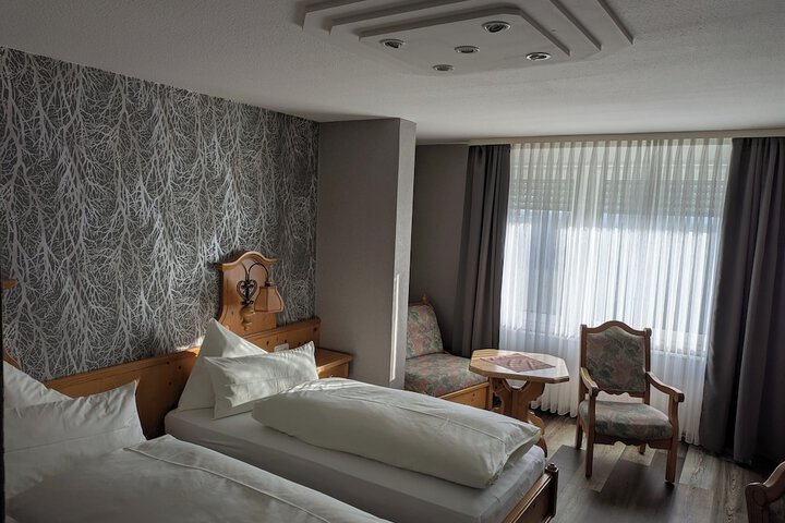 Room 4 of 30