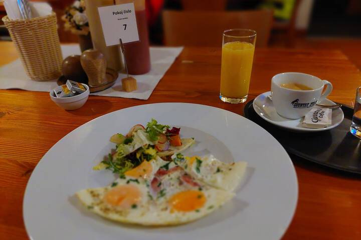 Breakfast/Coffee Service 21 of 35