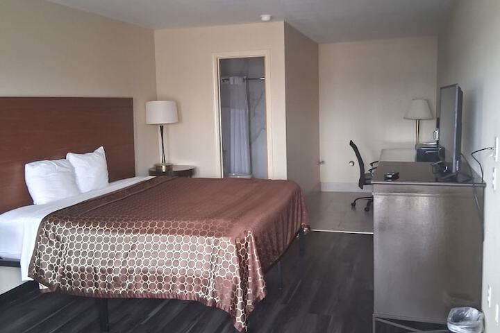 Room 3 of 17