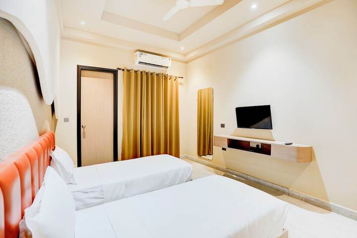 Room 14 of 31