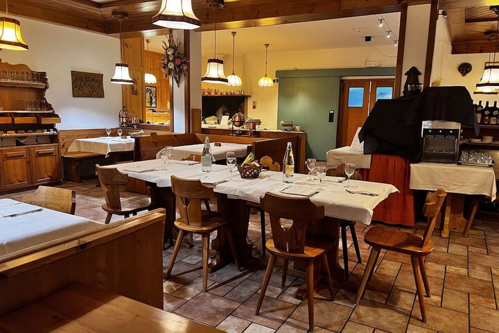 Dining 50 of 65