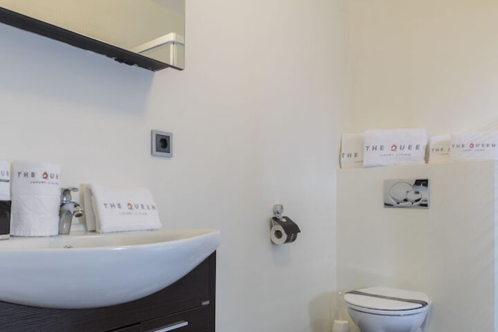 Room 442 of 645